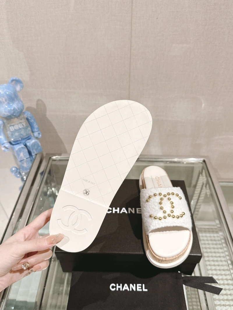 Reliable Chxnxl Slippers 124157