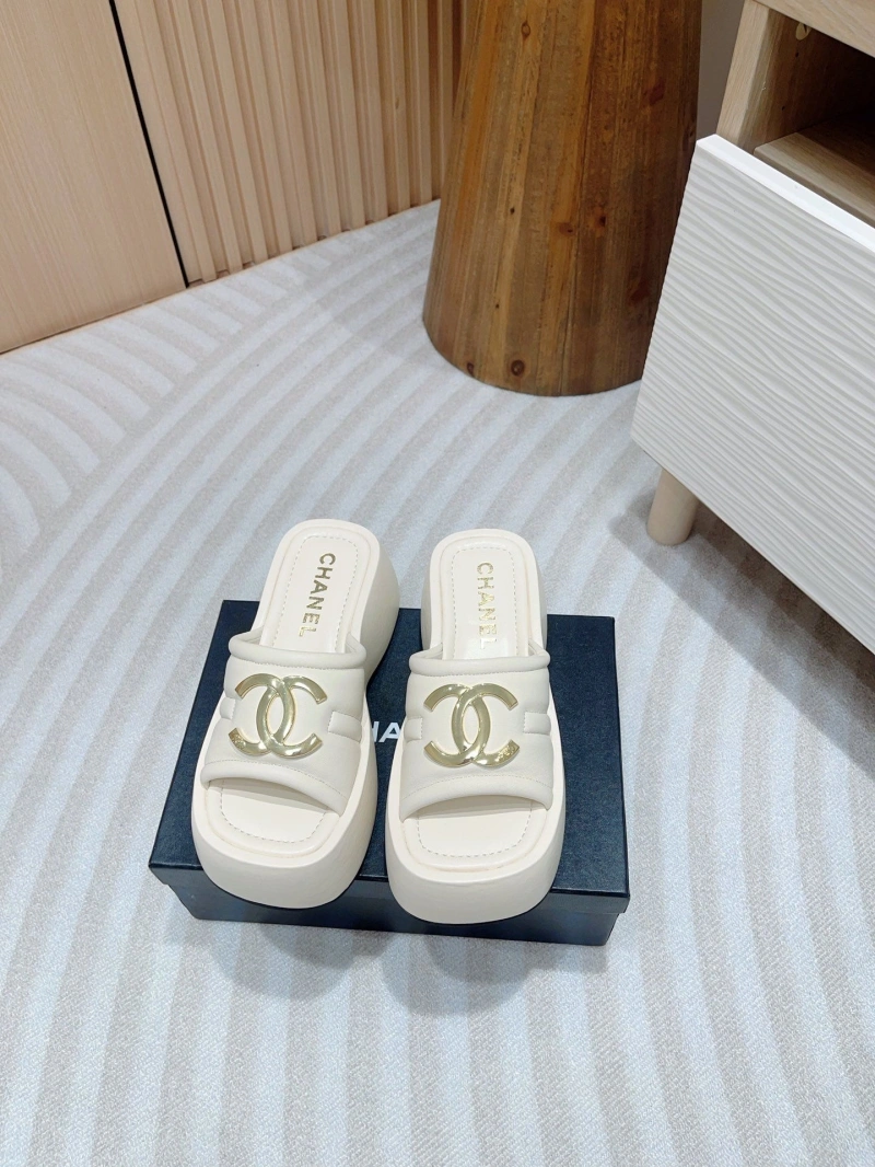 Flexible Chxnxl Slippers 124160