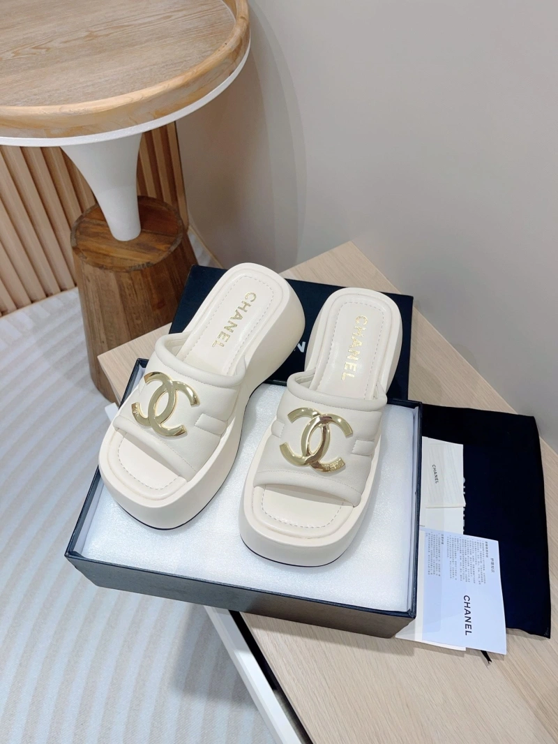 Flexible Chxnxl Slippers 124160