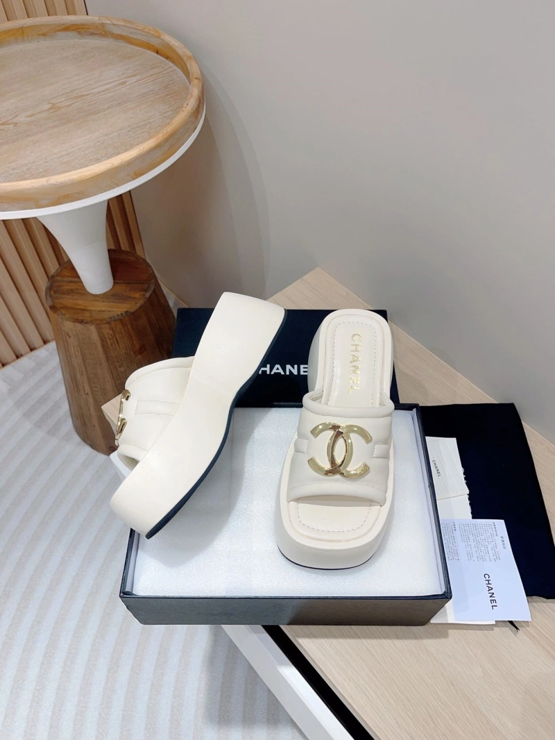 Flexible Chxnxl Slippers 124160