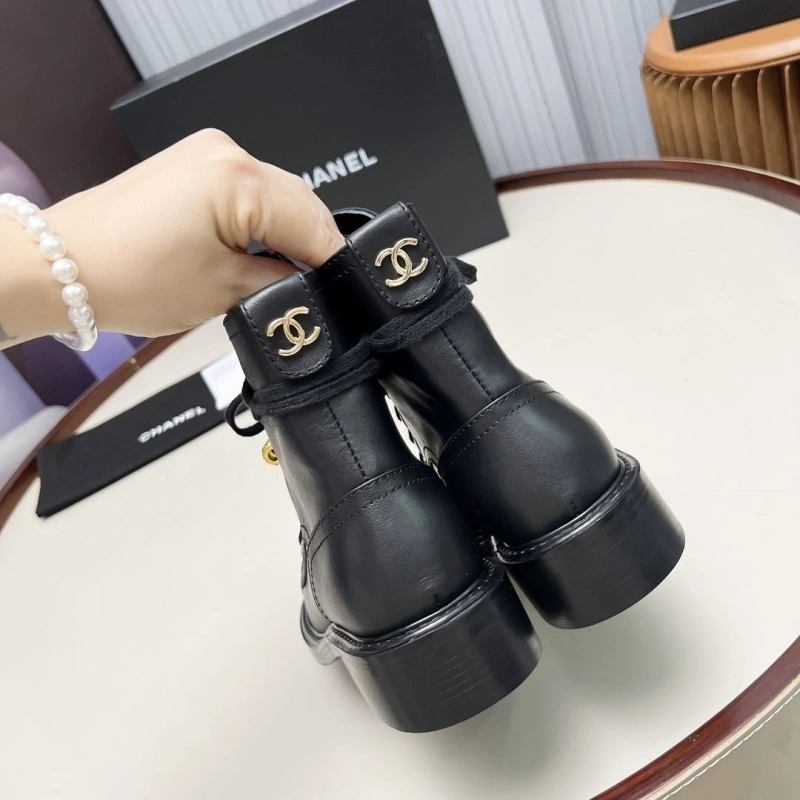 Versatile Chxnxl Boots 125328