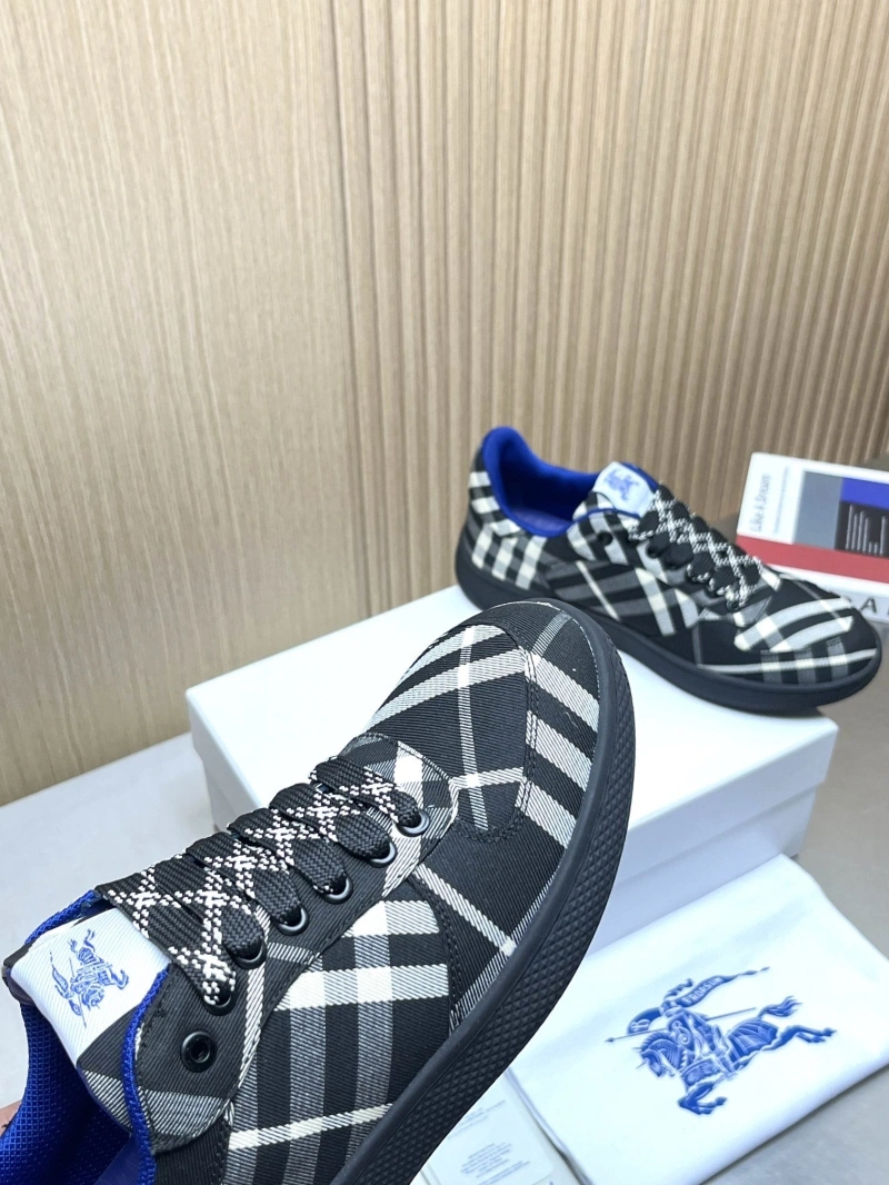 NewStyle Bxrbxrry Sneakers 115048