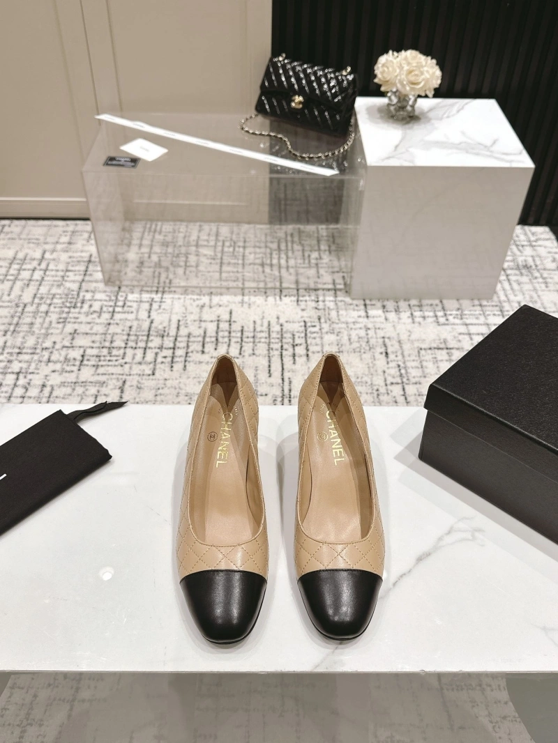 WellDesigned Chxnxl High Heels 124576