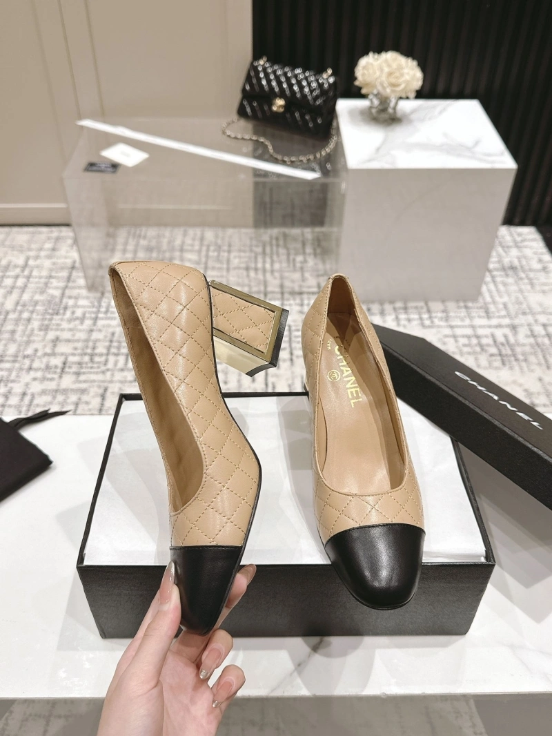 WellDesigned Chxnxl High Heels 124576
