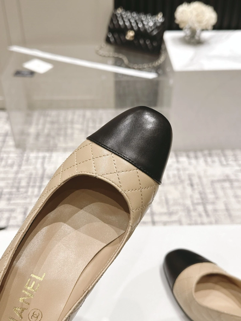 WellDesigned Chxnxl High Heels 124576