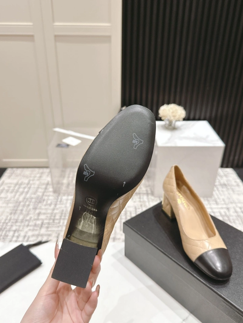 WellDesigned Chxnxl High Heels 124576