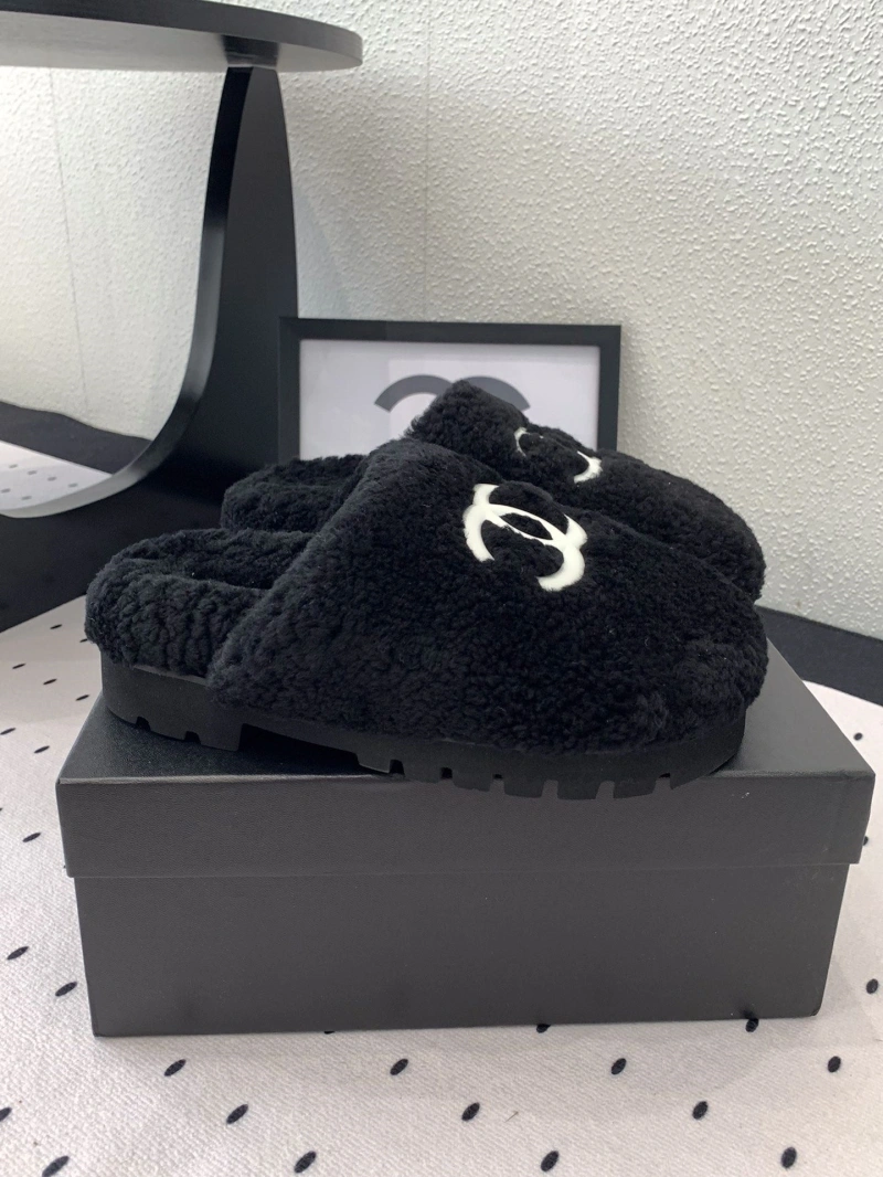 UrbanStyle Chxnxl Slippers 124163