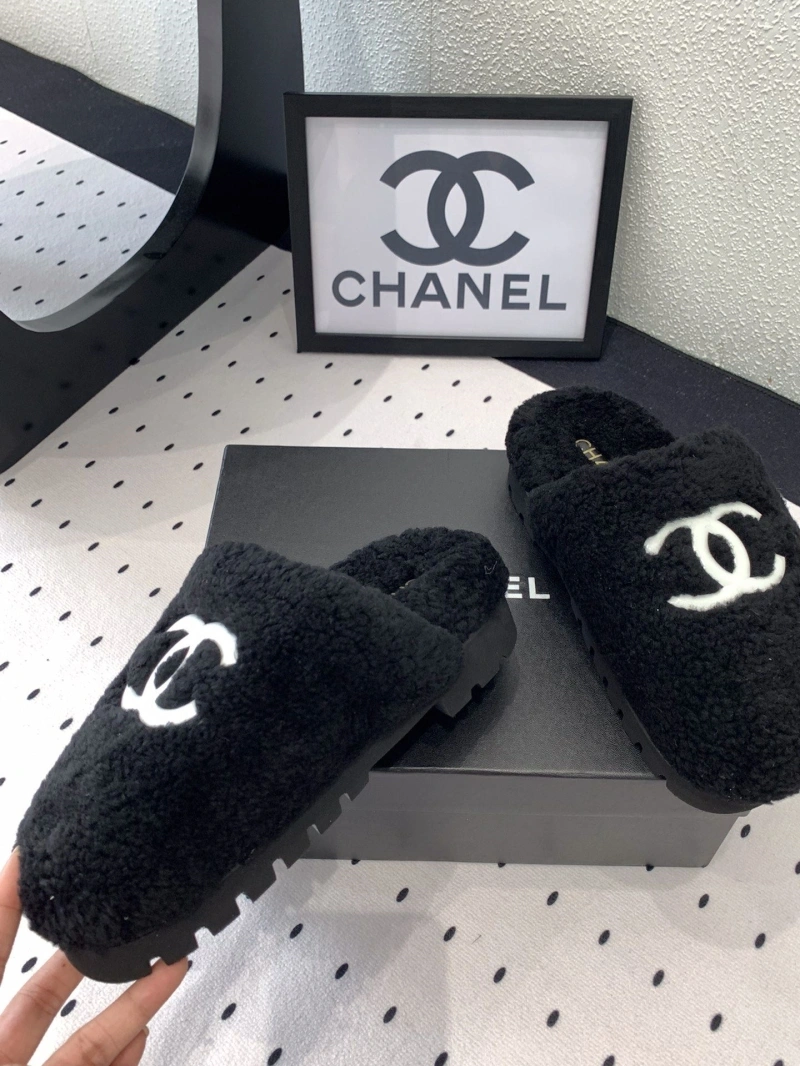 UrbanStyle Chxnxl Slippers 124163