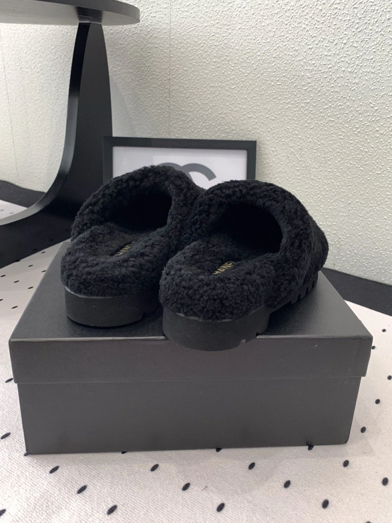 UrbanStyle Chxnxl Slippers 124163