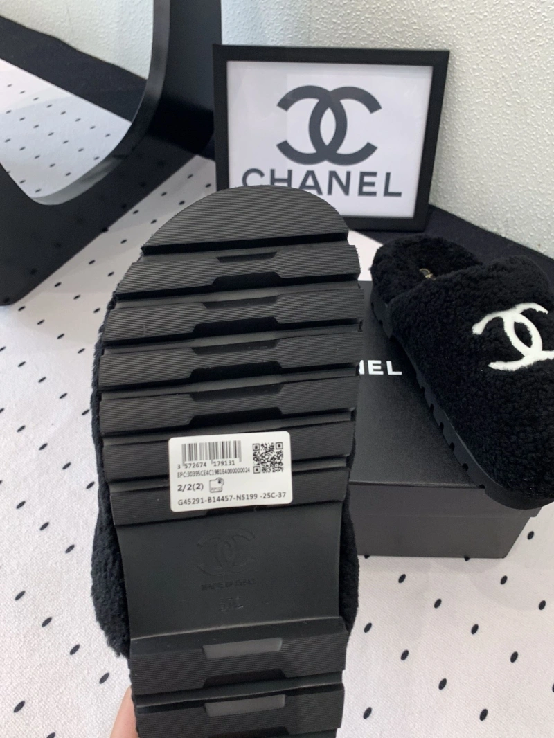 UrbanStyle Chxnxl Slippers 124163