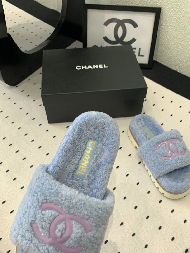 Resilient Chxnxl Slippers 124147