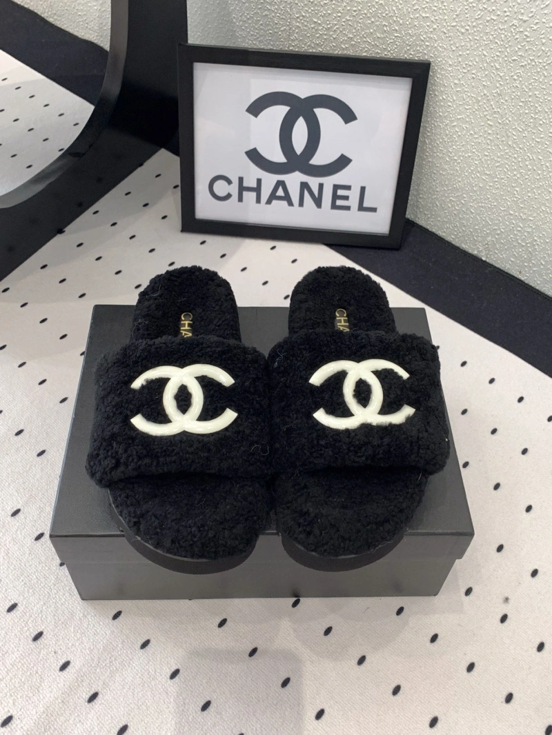 Flexible Chxnxl Slippers 124170