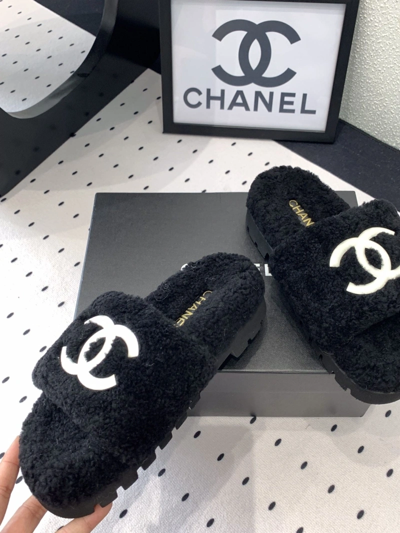 Flexible Chxnxl Slippers 124170