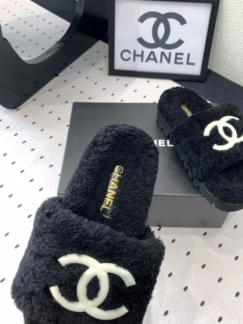 Flexible Chxnxl Slippers 124170