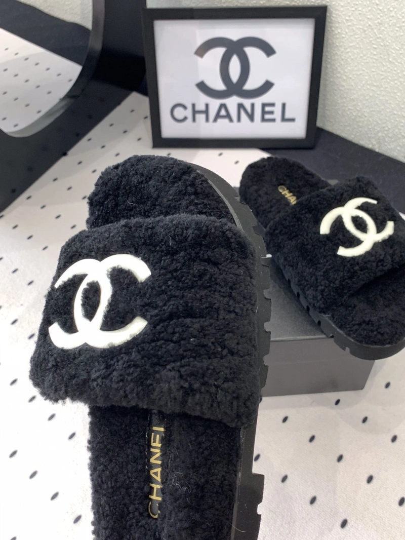 Flexible Chxnxl Slippers 124170