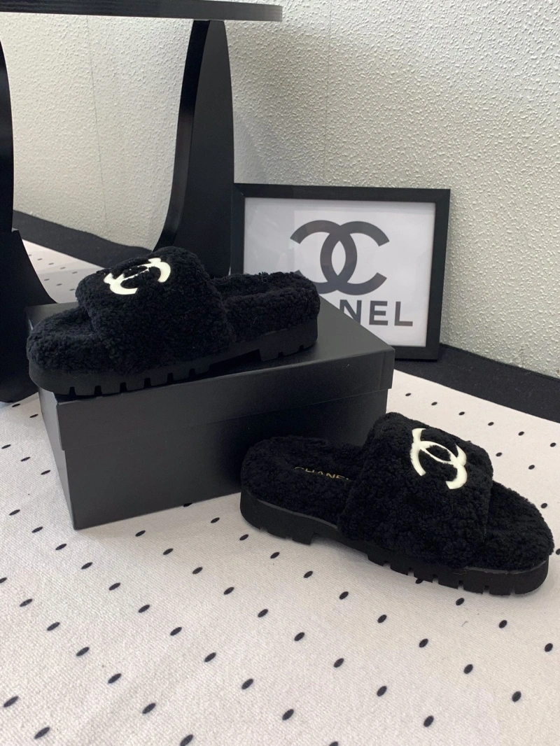 Flexible Chxnxl Slippers 124170