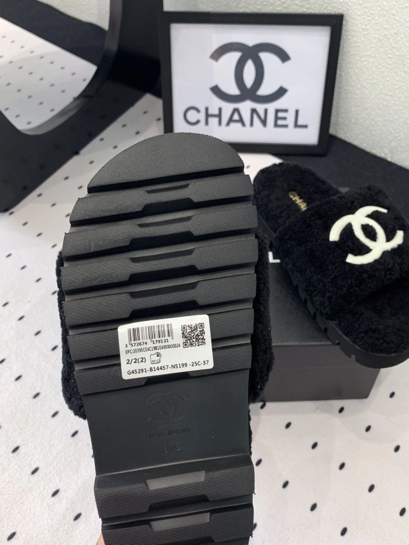 Flexible Chxnxl Slippers 124170
