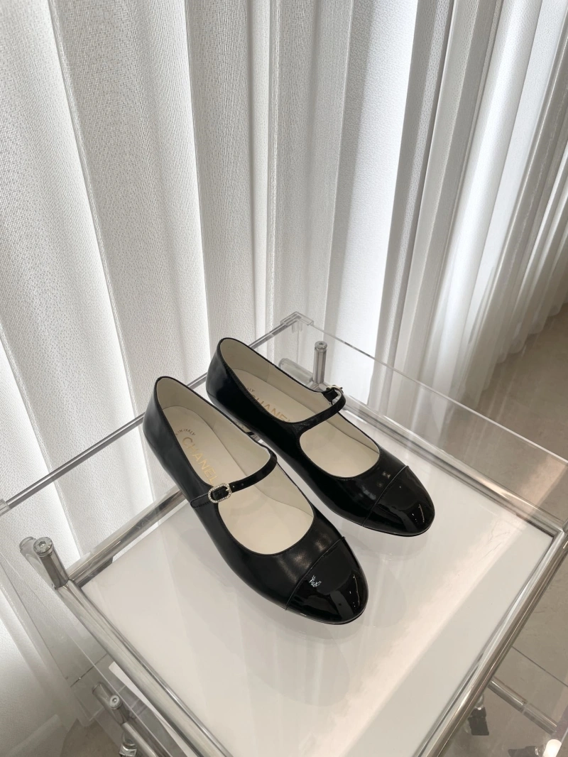 Vibrant Chxnxl Flat Shoes 124705