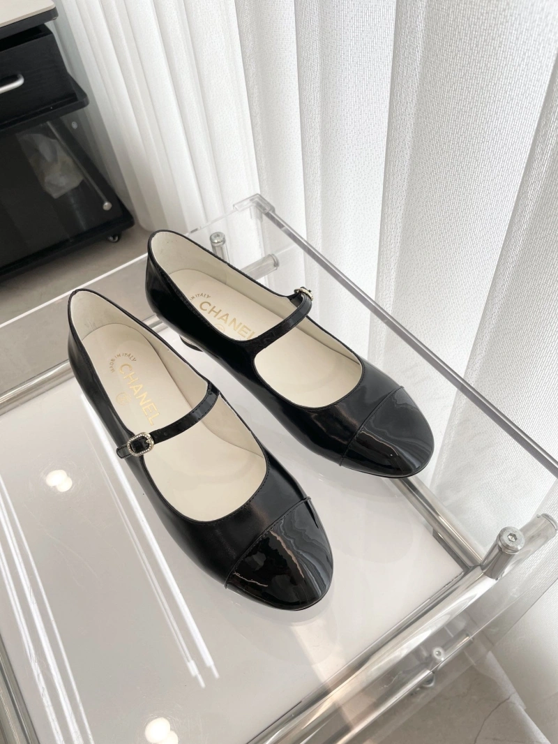 Vibrant Chxnxl Flat Shoes 124705