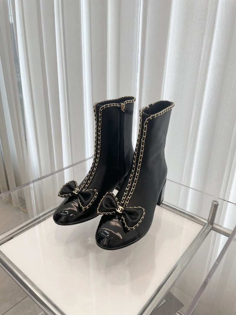 Versatile Chxnxl Boots 125291