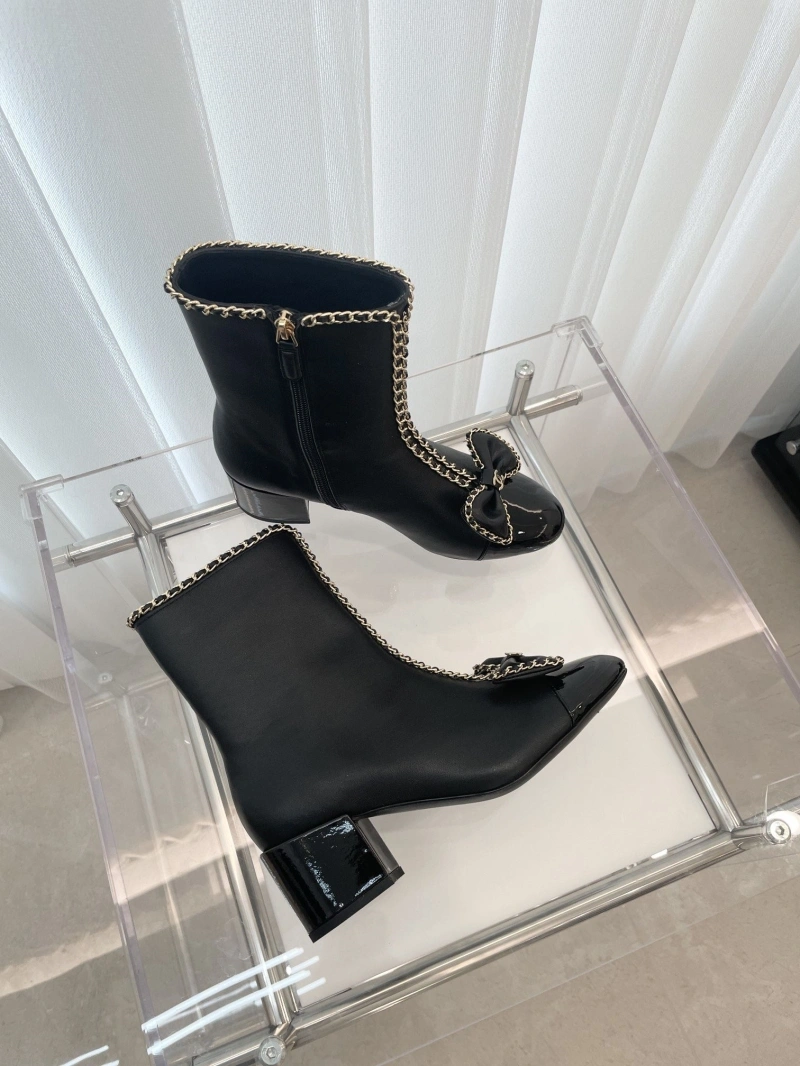 Versatile Chxnxl Boots 125291