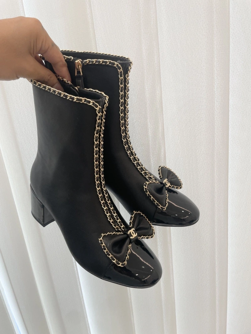 Versatile Chxnxl Boots 125291