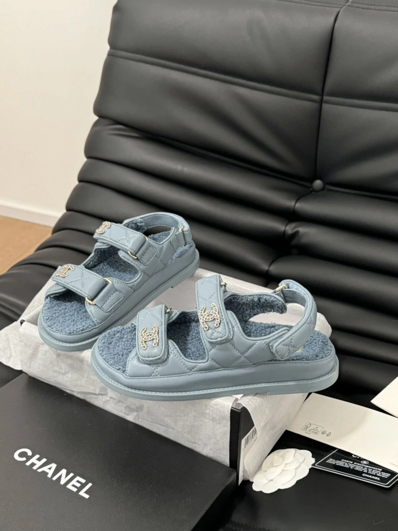 Cozy Chxnxl Sandals 124359