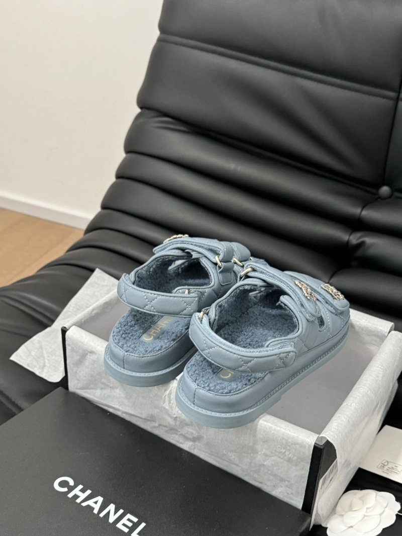 Cozy Chxnxl Sandals 124359