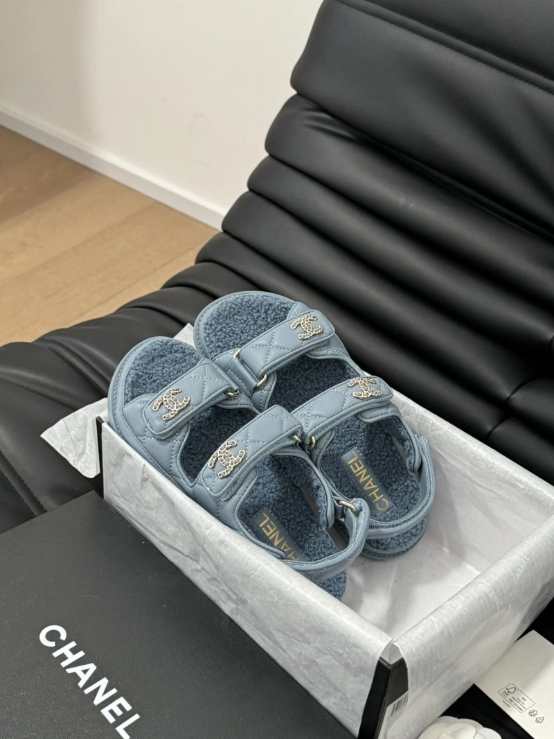 Cozy Chxnxl Sandals 124359
