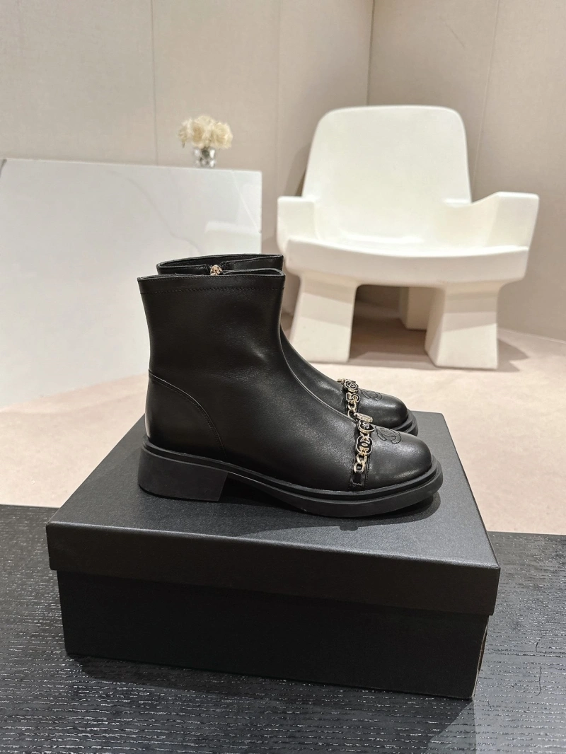 Classic Chxnxl Boots 125239