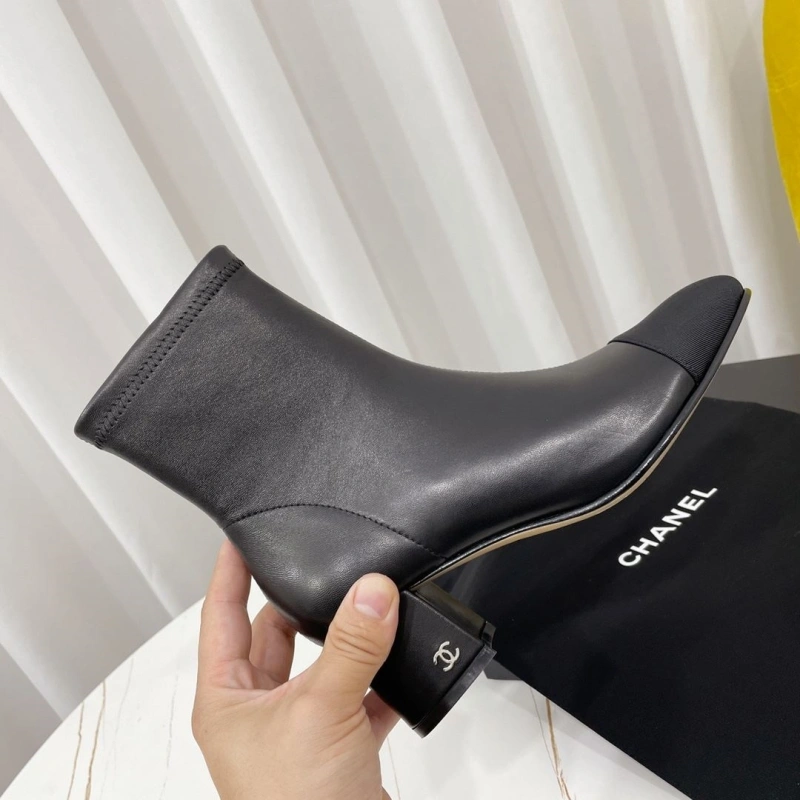 Versatile Chxnxl Boots 125218