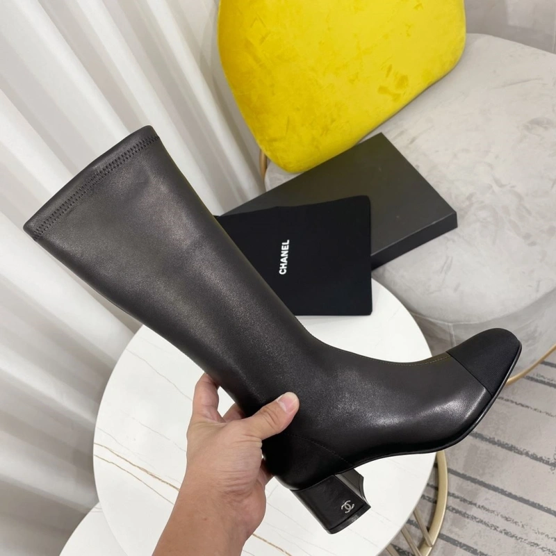 Versatile Chxnxl Boots 125218