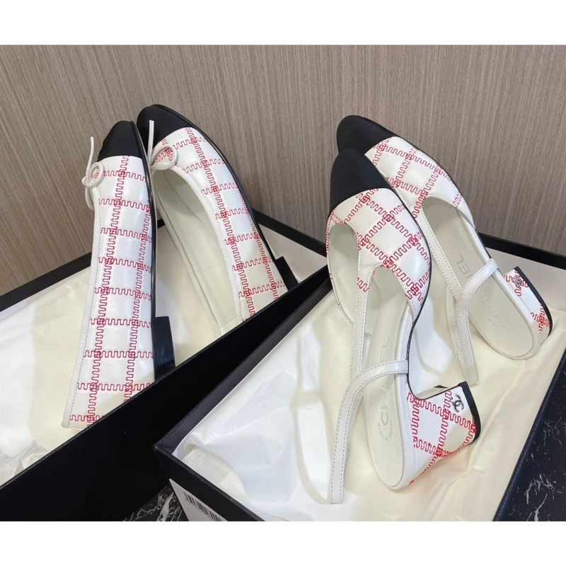 Versatile Chxnxl Sandals 124317