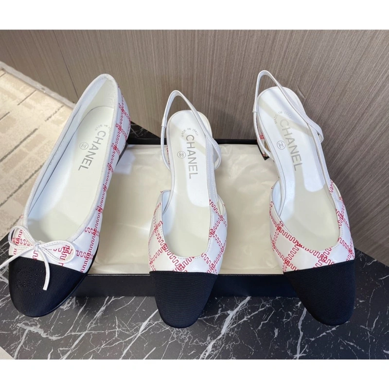 Versatile Chxnxl Sandals 124317