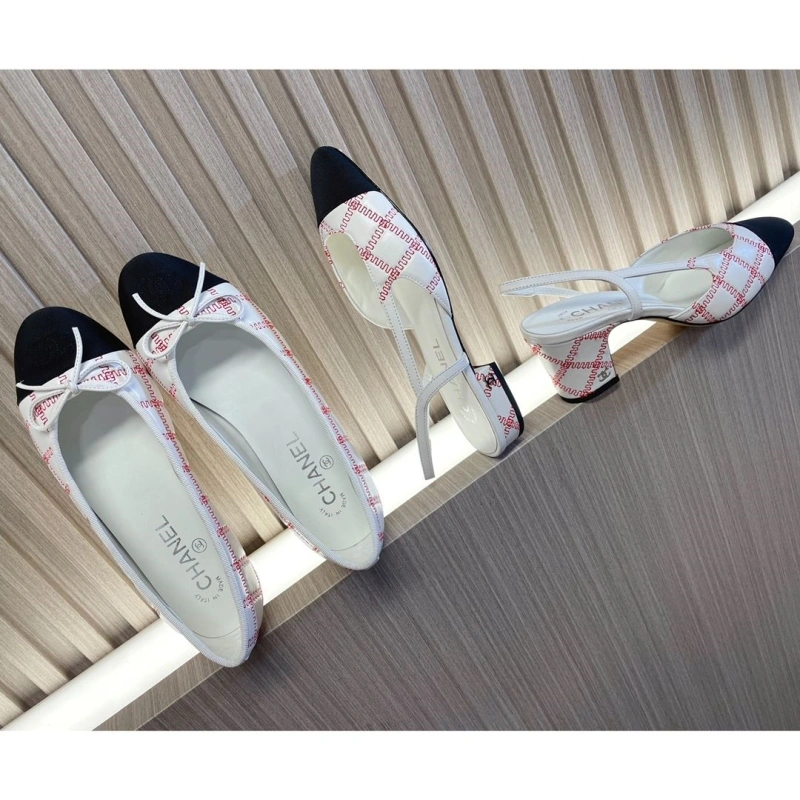 Versatile Chxnxl Sandals 124317
