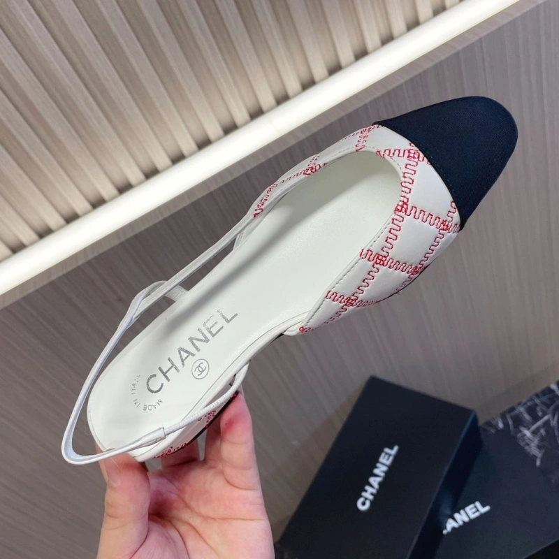 Versatile Chxnxl Sandals 124317