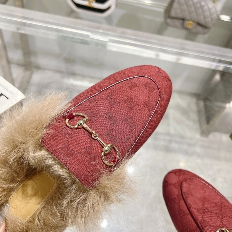 Vibrant Gxccx Slippers 158736