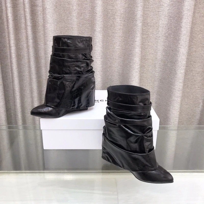 Gxvxnchy Boots WellDesigned 153312