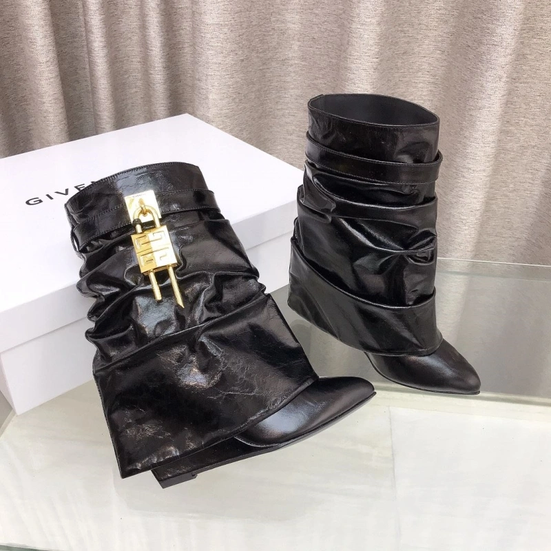 Gxvxnchy Boots WellDesigned 153312