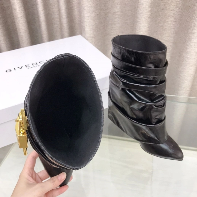 Gxvxnchy Boots WellDesigned 153312