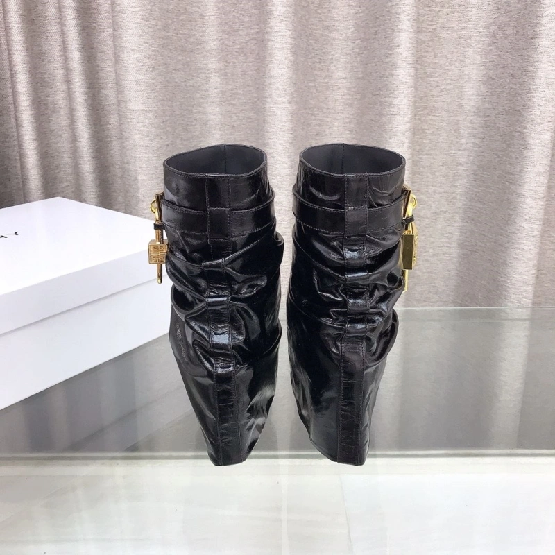 Gxvxnchy Boots WellDesigned 153312