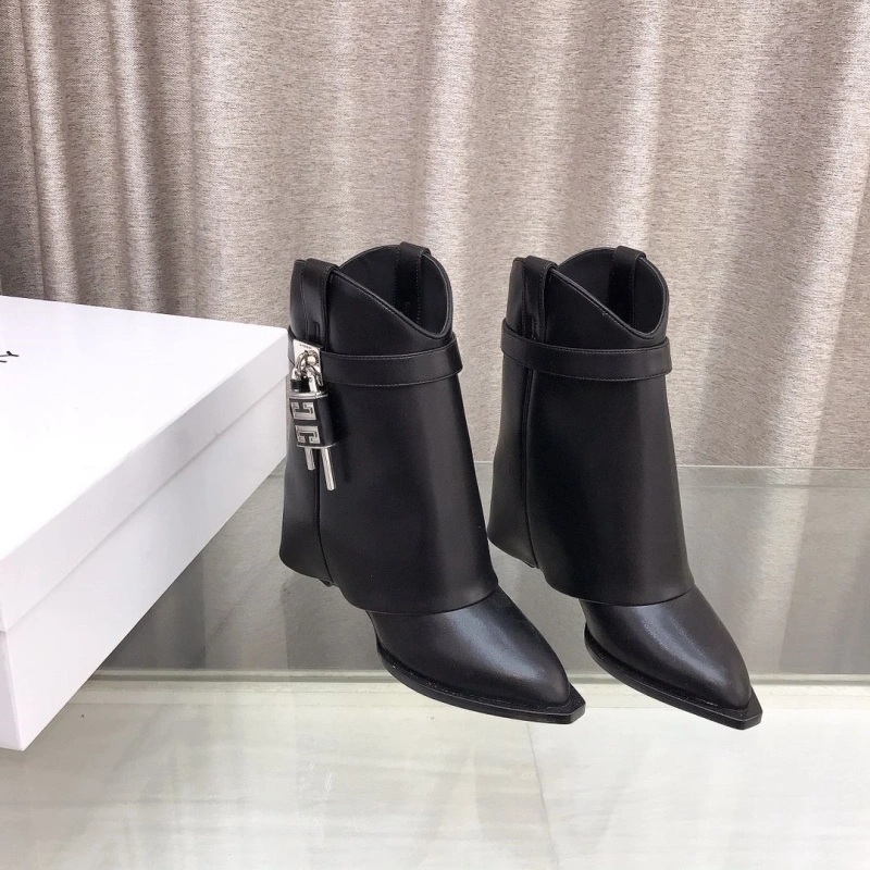 Efficient Gxvxnchy Boots 153311
