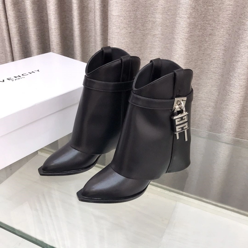 Efficient Gxvxnchy Boots 153311