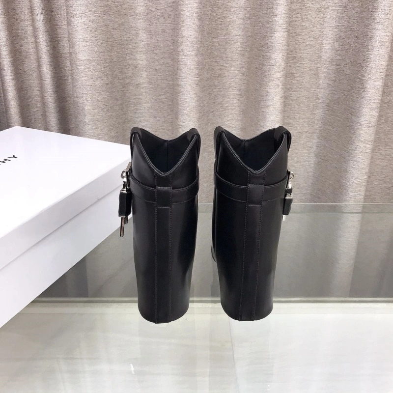 Efficient Gxvxnchy Boots 153311