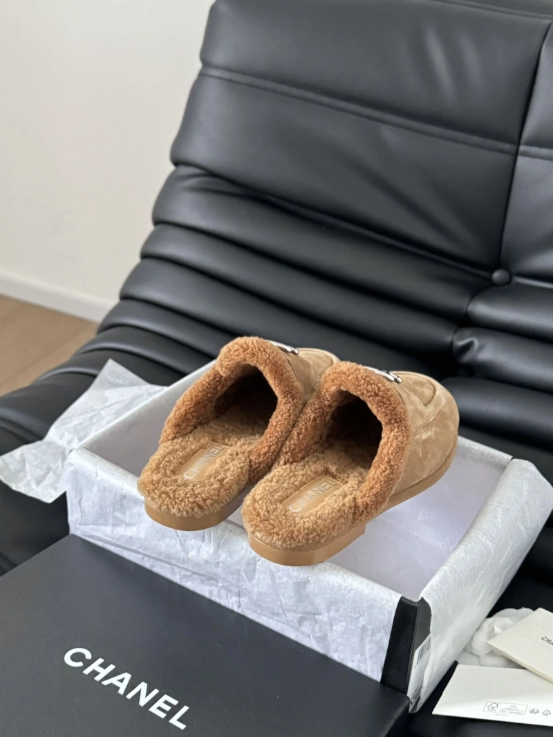 DailyWear Chxnxl Slippers 124133