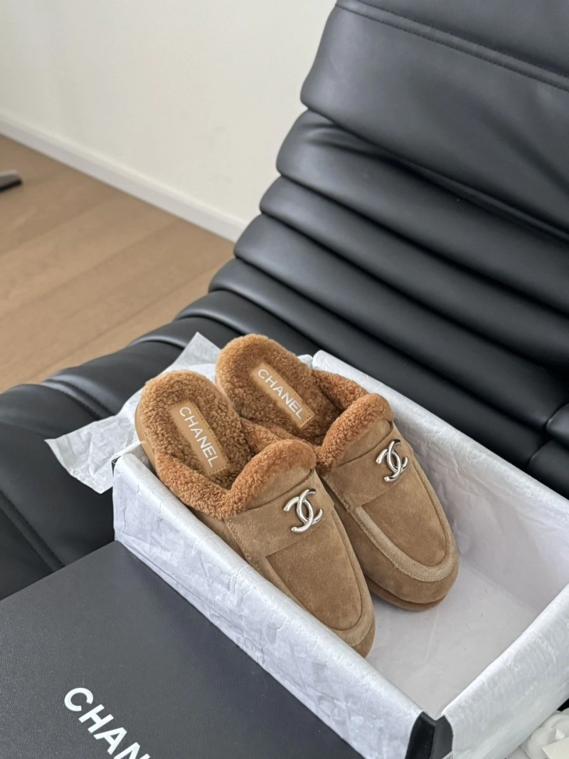 DailyWear Chxnxl Slippers 124133