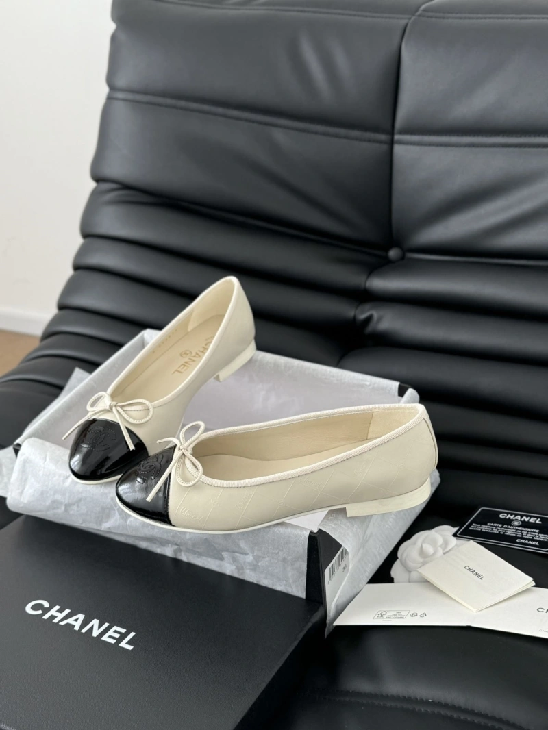 WellDesigned Chxnxl Flat Shoes 124656