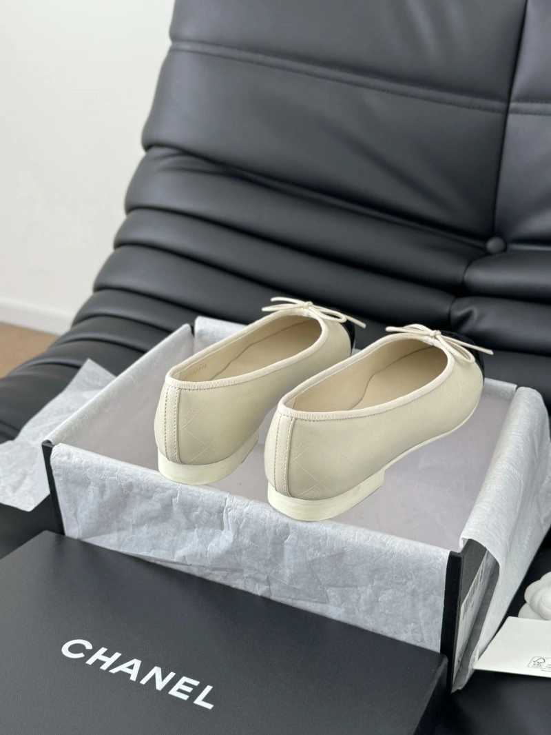WellDesigned Chxnxl Flat Shoes 124656