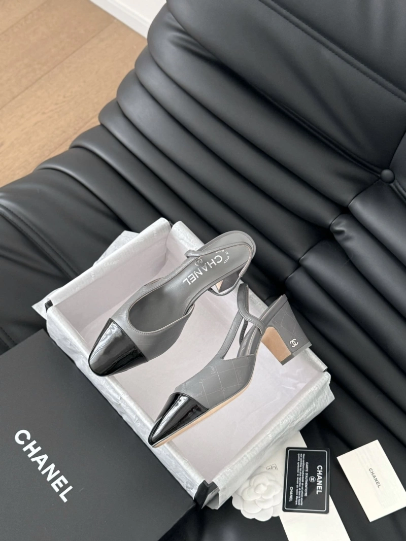 Cozy Chxnxl Sandals 124308