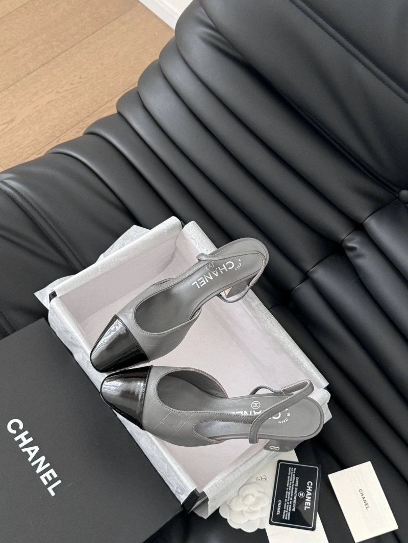Cozy Chxnxl Sandals 124308